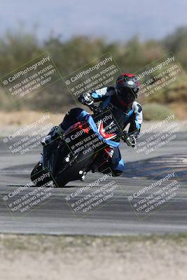 media/Oct-13-2025-Moto Forza (Mon) [[a66d839500]]/3-B Group/Session 3 Turn 2/